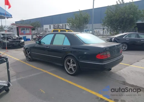 2000 Mercedes-Benz E 55 Amg z USA, uszkodzony, nr VIN WDBJF74J7YB037902